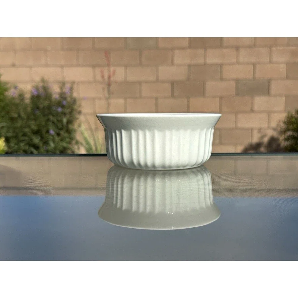 CorningWare 16 oz/ 473mL Round French White Casserole Dish Fluted Stoneware